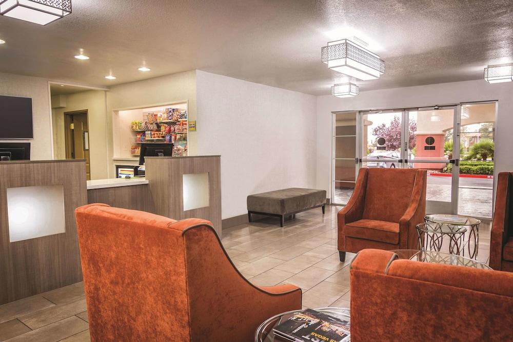 La Quinta By Wyndham Las Vegas Redrock/Summerlin Extérieur photo